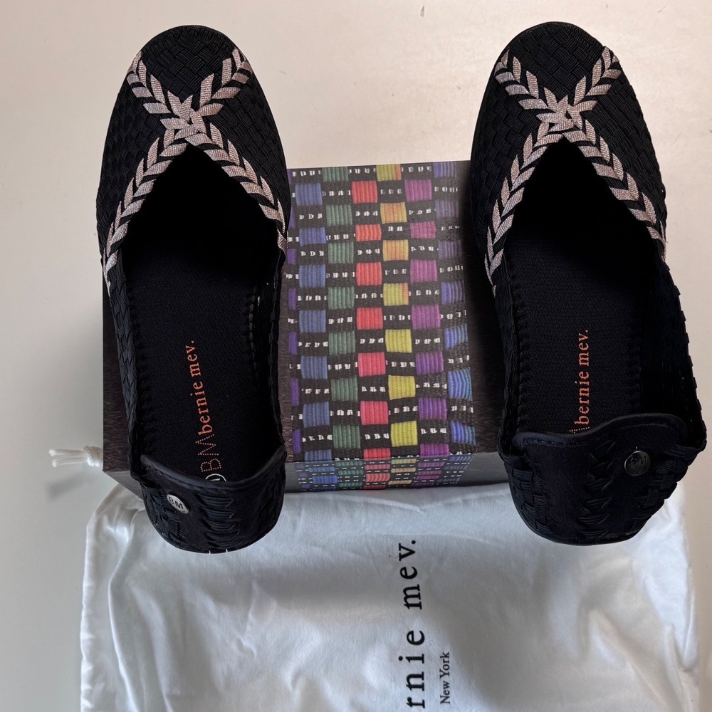 Bernie Mev Catwalk Black Silver Woven Elastic‎ Memory Foam Flats Shoes size 10
